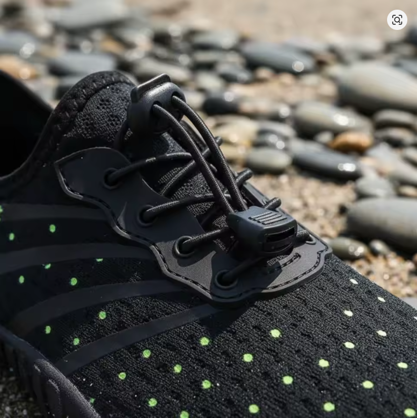 WaveRider vattenskor – livsstilsfoto strand | footflow